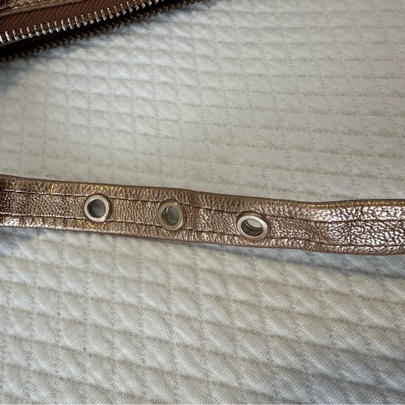 Small Coach metallic gold shoulder bag - Picture 10 of 13